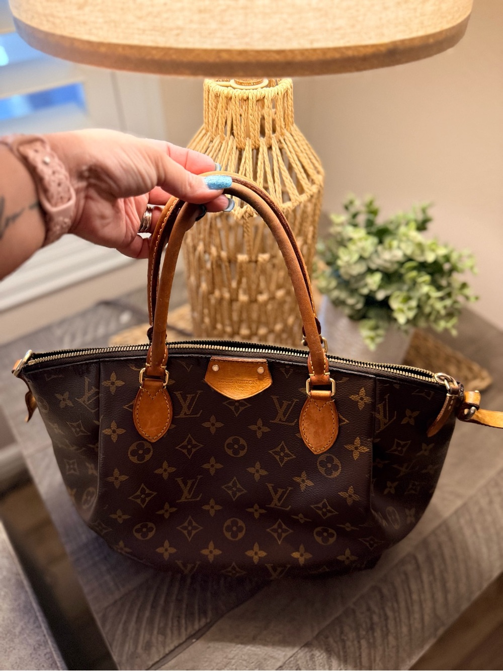 Louis Vuitton Monogram Canvas Turenne handbag - Picture 11 of 16